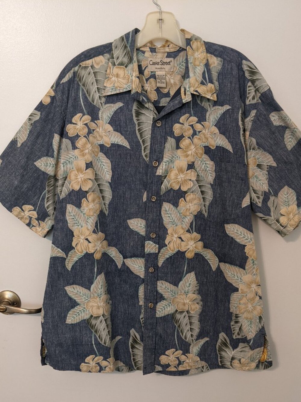 Mens XL Hawaiian Shirt SS Button Up Tropical Cotton Vacation Resort Sun and Sand
